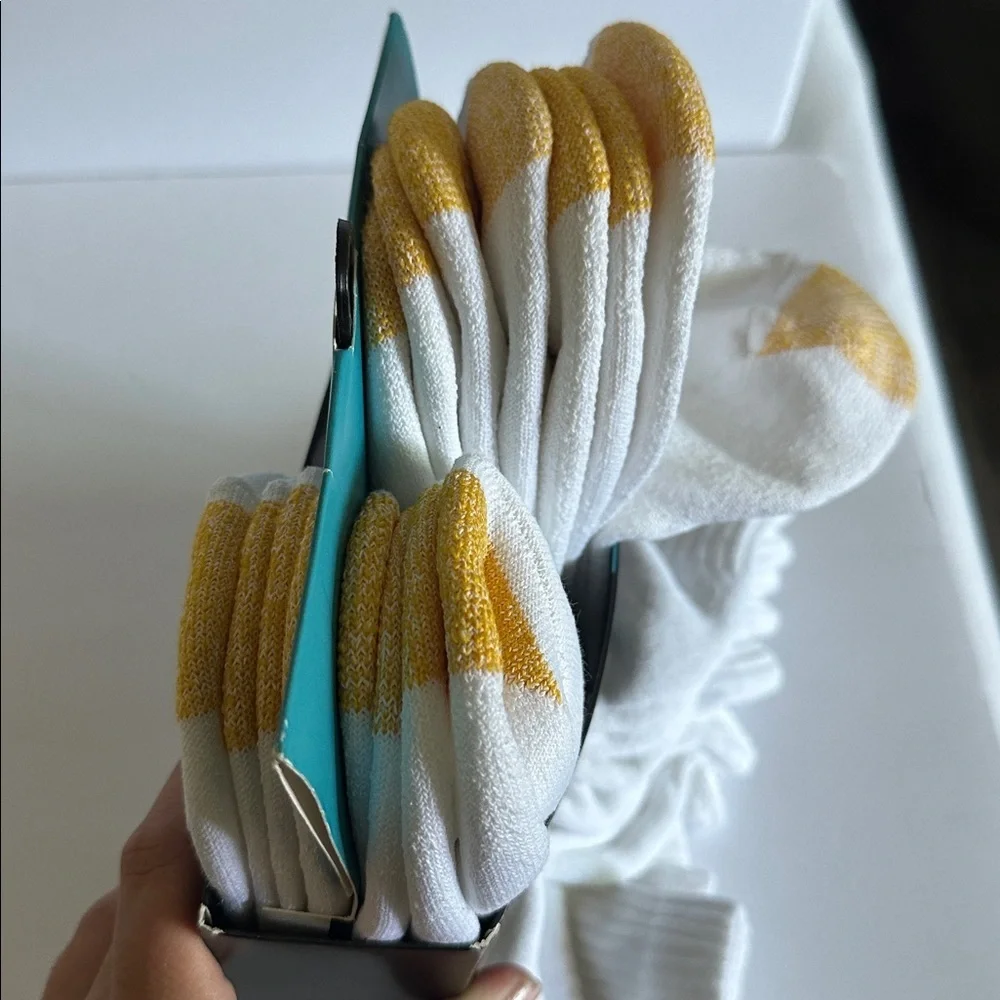 Gold Toe Men's Athletic ankle socks- 8 pairs